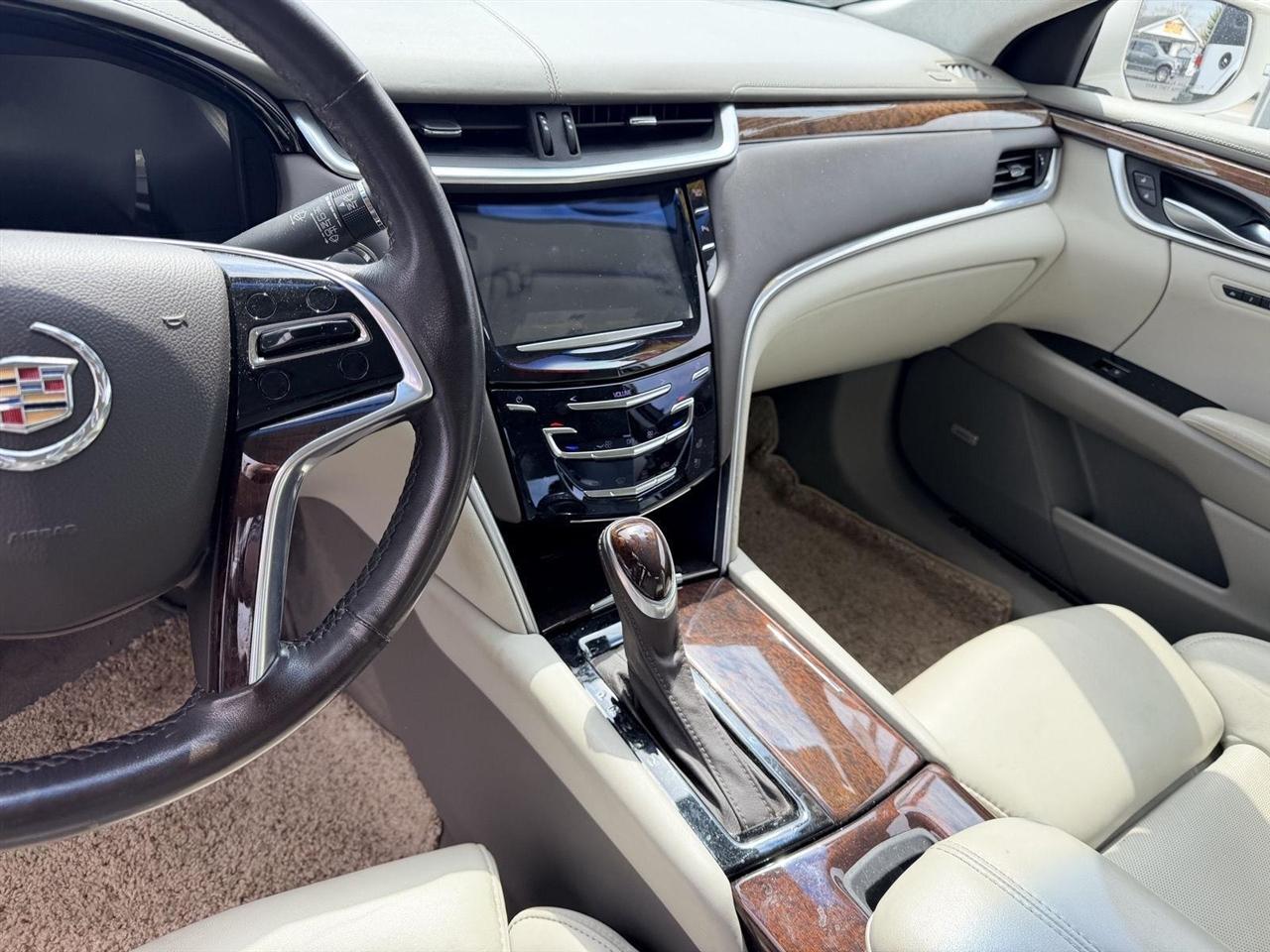 Cadillac XTS  2014