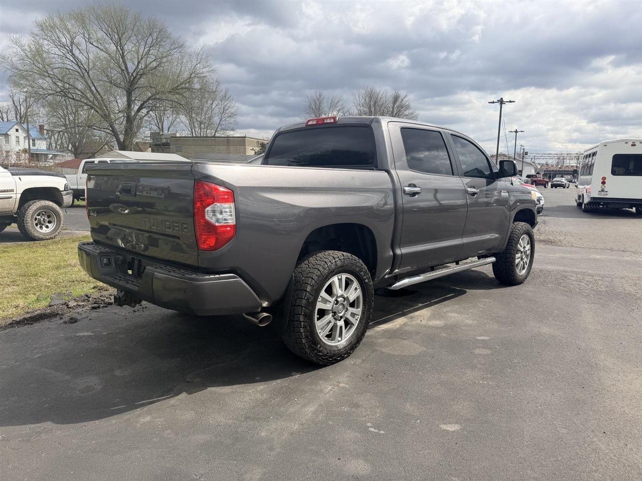 Toyota Tundra  2016