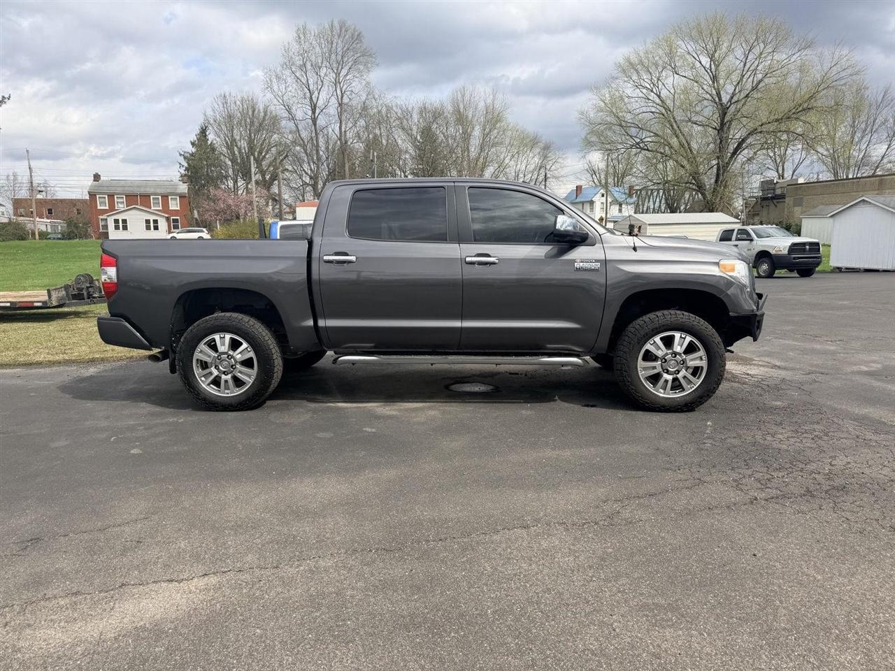 Toyota Tundra  2016