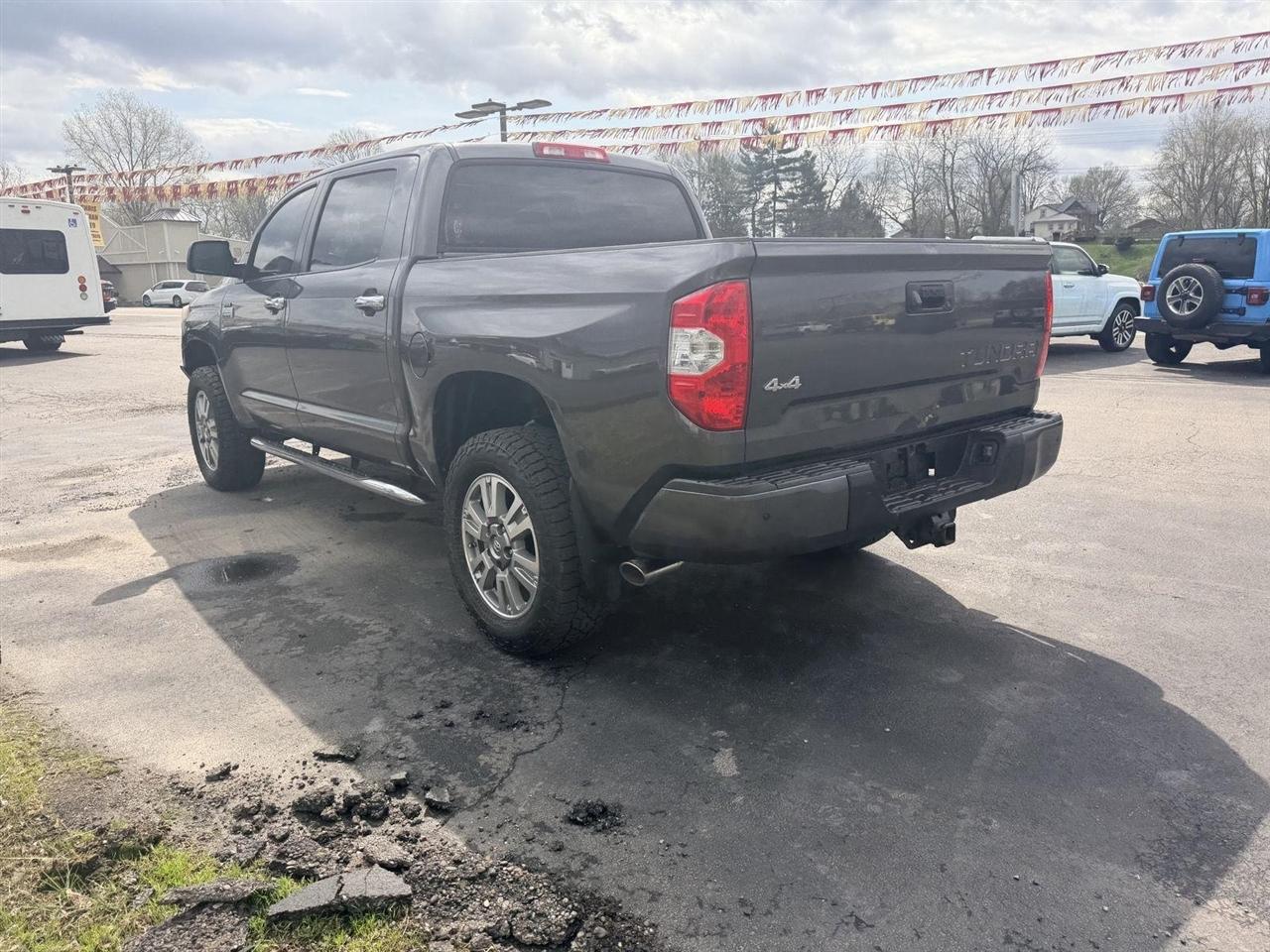 Toyota Tundra  2016
