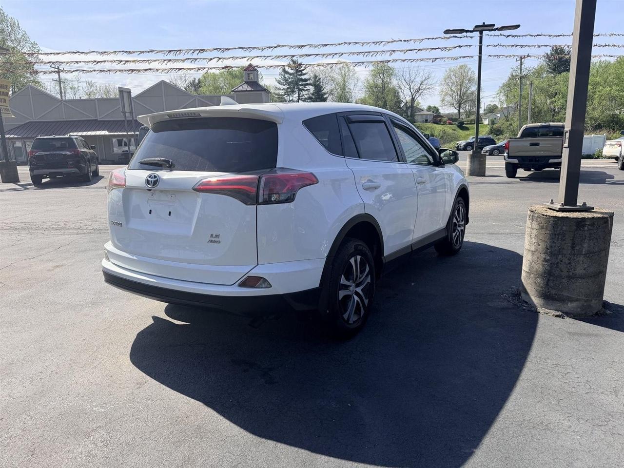 Toyota RAV4  2018