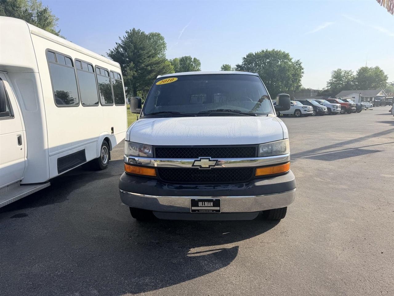 Chevrolet Express  2010