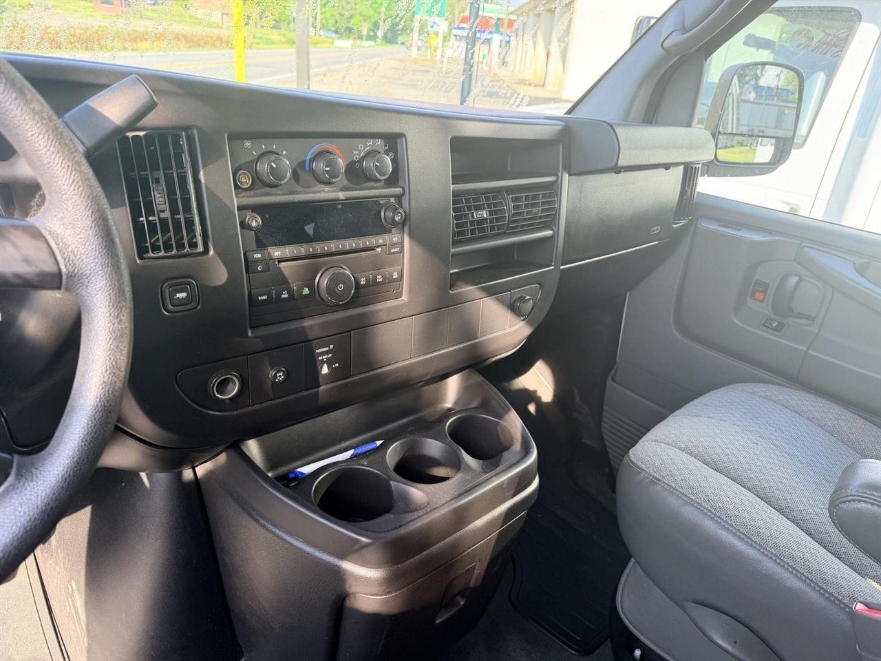 Chevrolet Express  2010