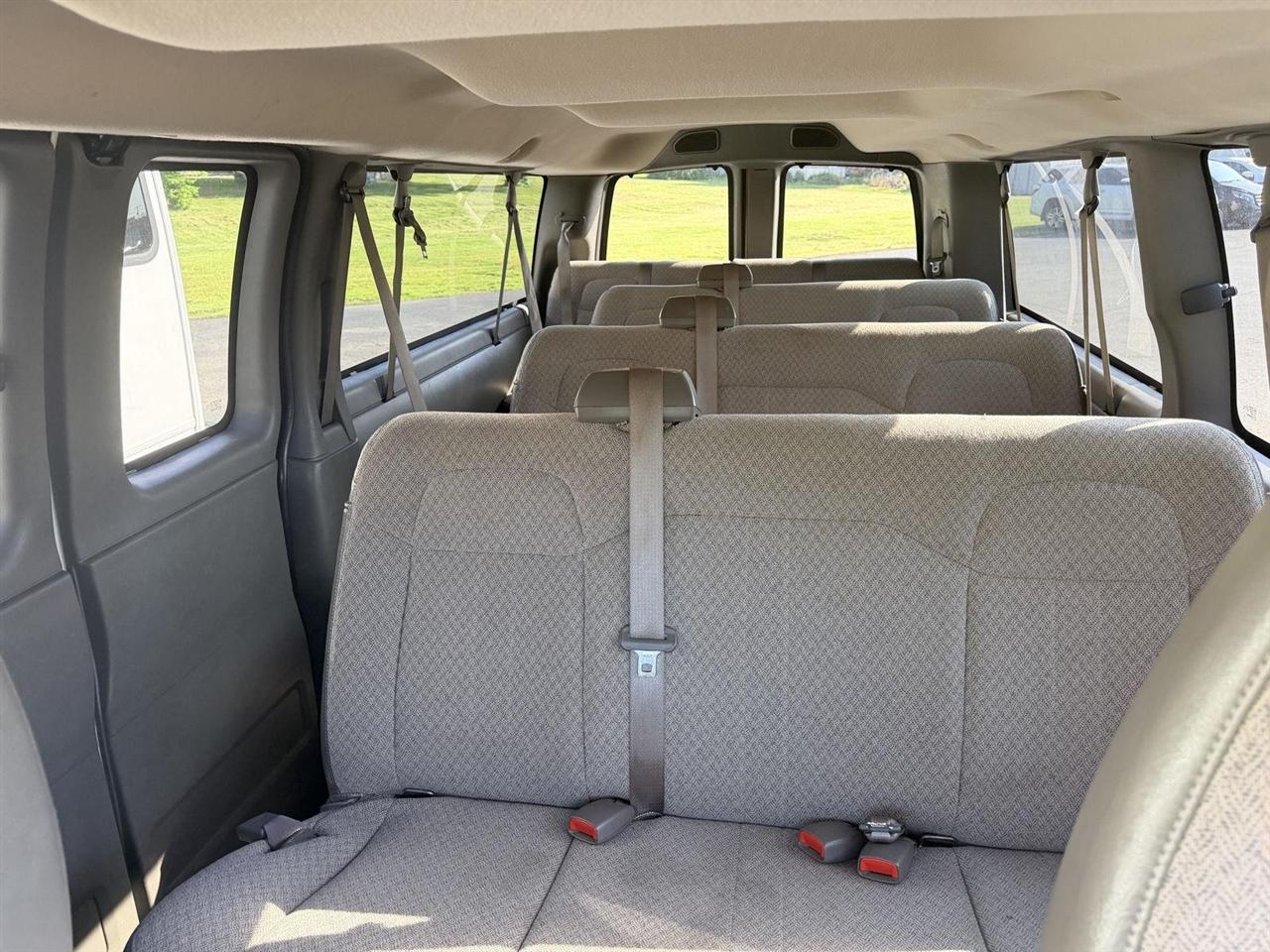 Chevrolet Express  2010