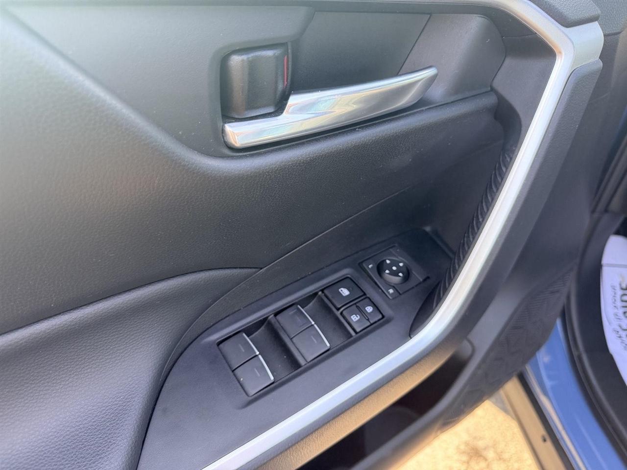 Toyota RAV4 Hybrid  2023