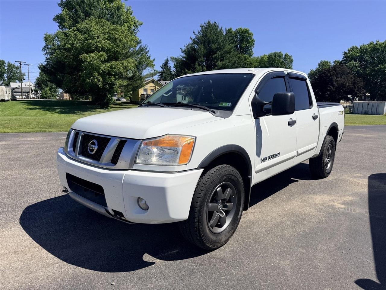 Nissan Titan  2014