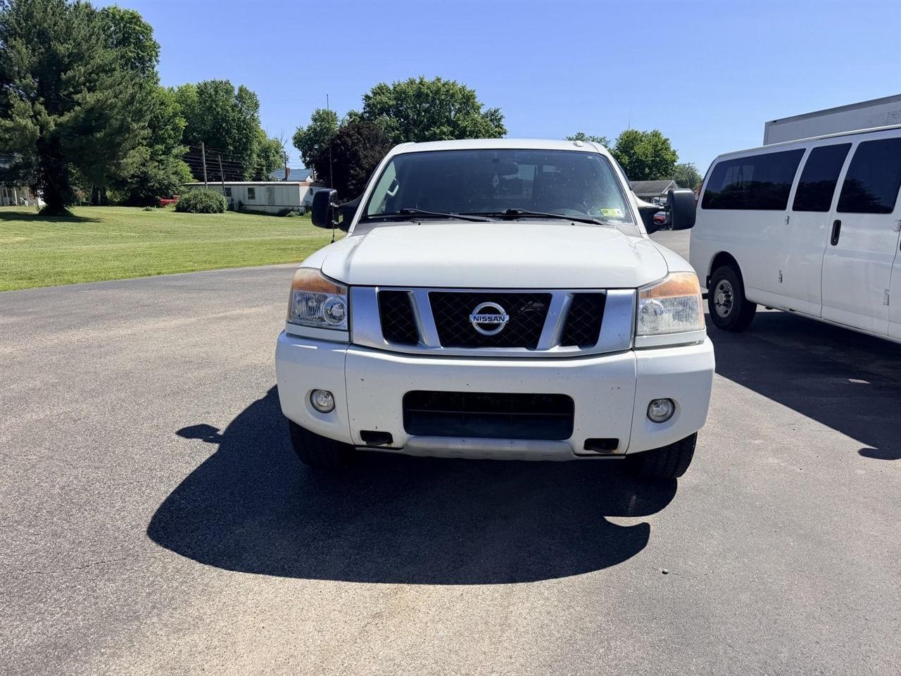 Nissan Titan  2014