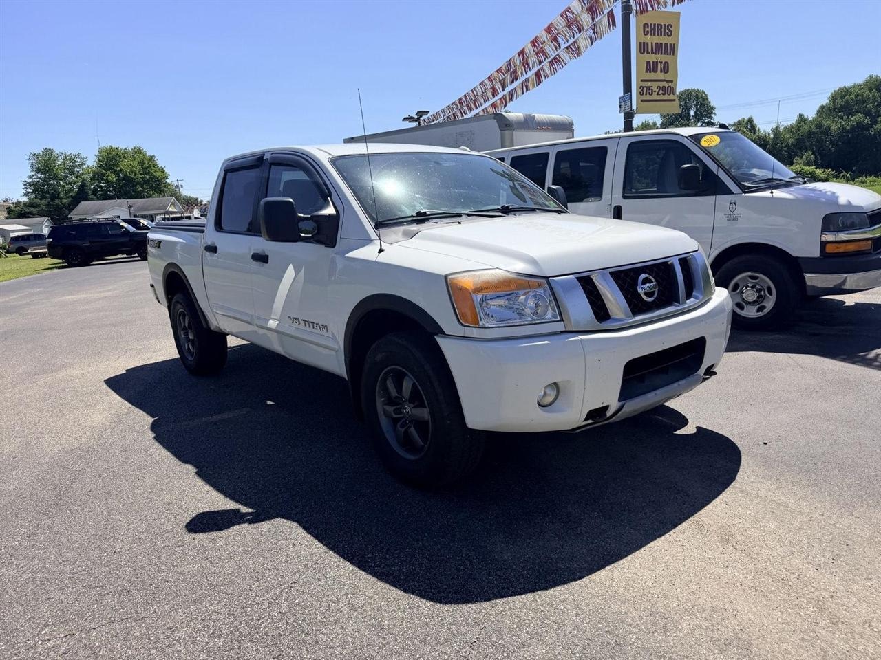Nissan Titan  2014