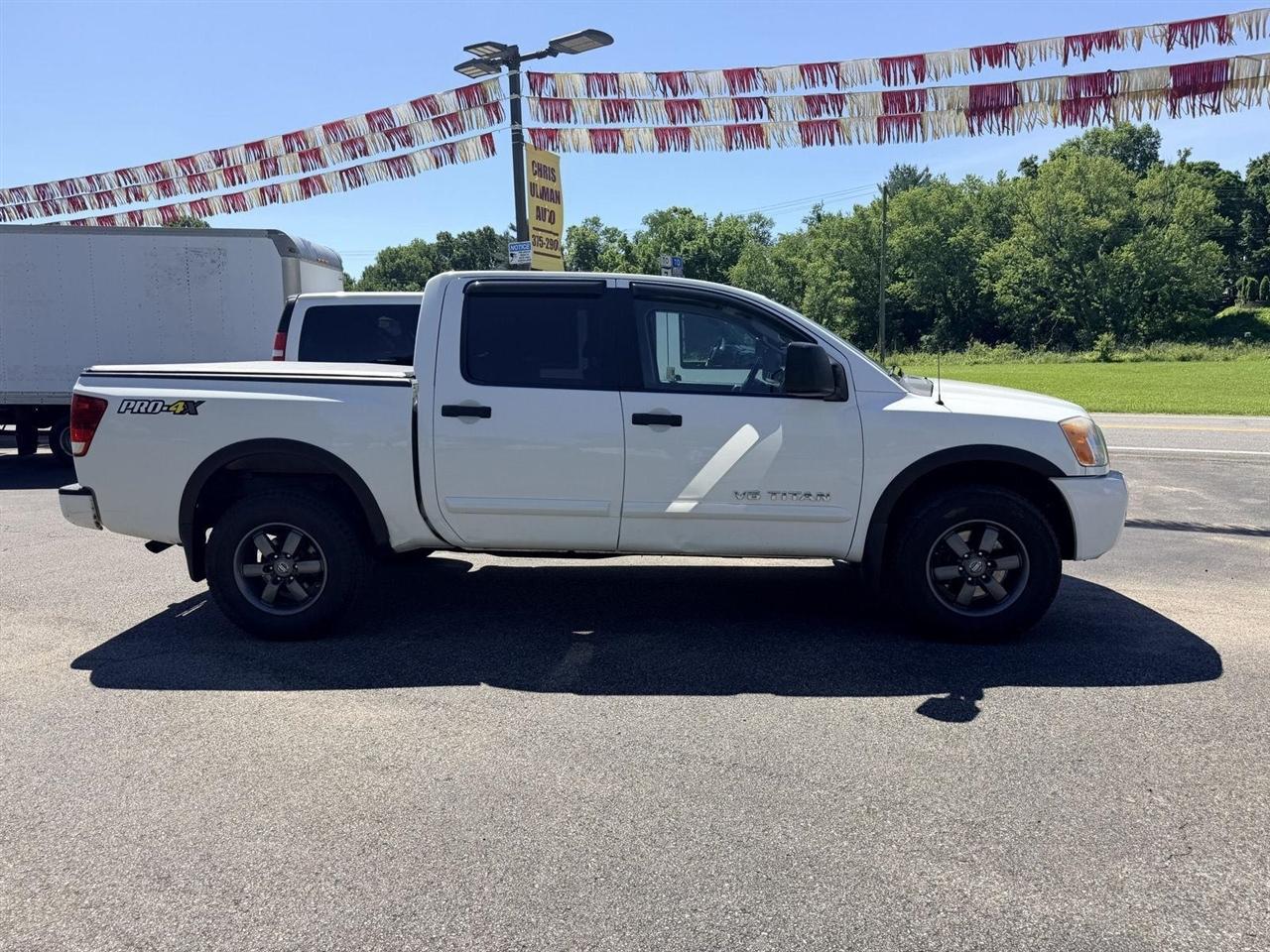 Nissan Titan  2014