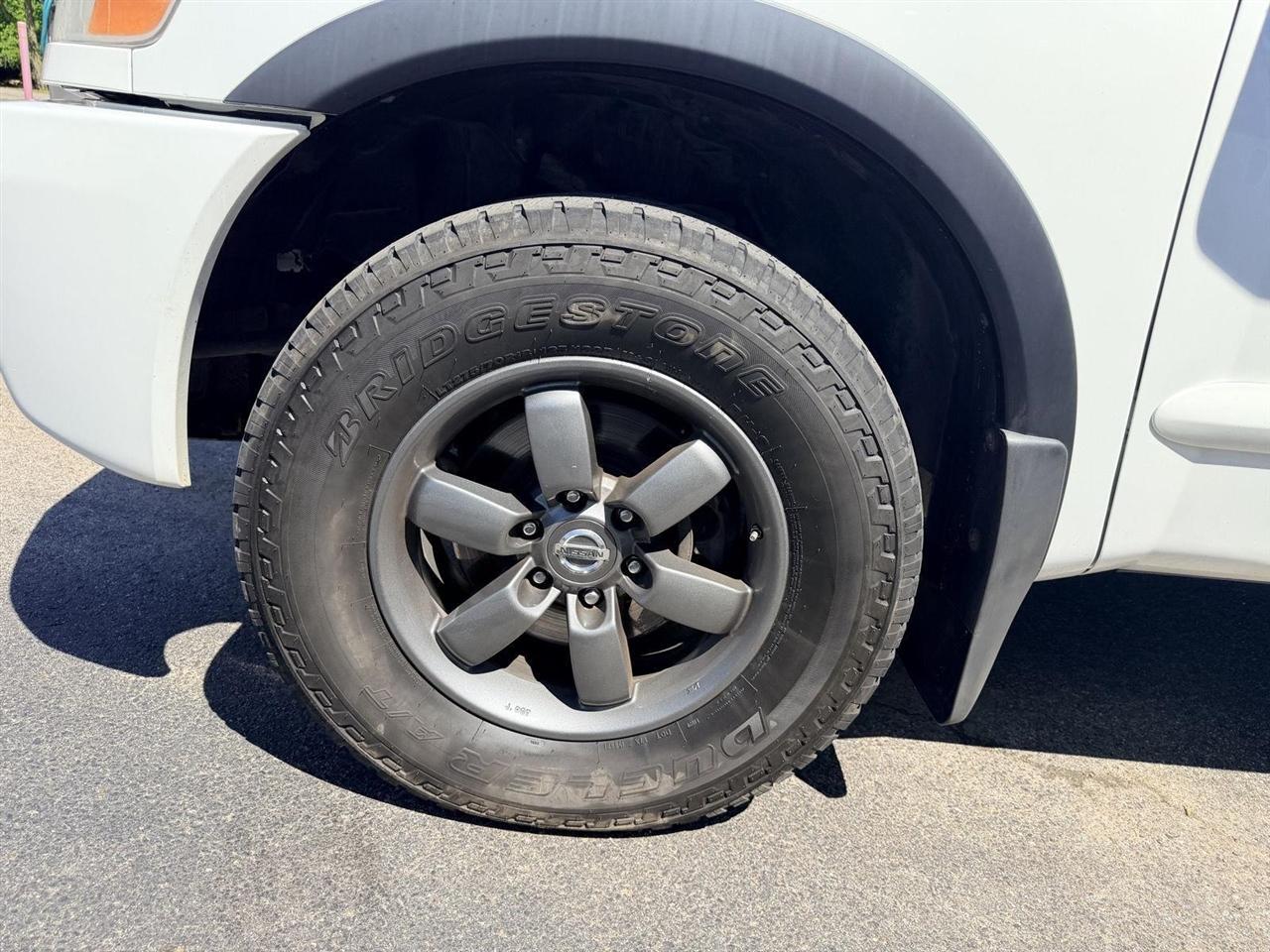 Nissan Titan  2014