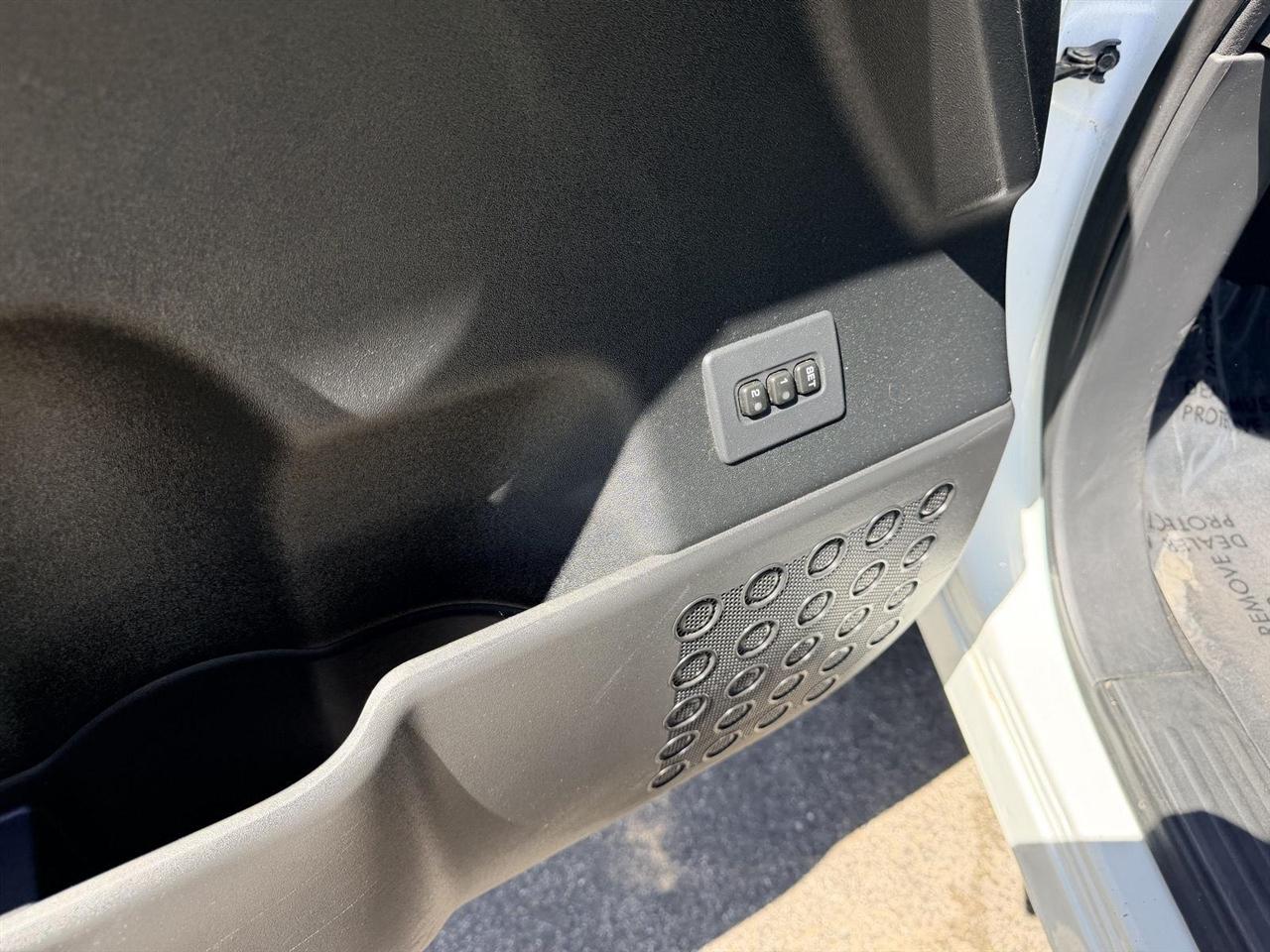 Nissan Titan  2014