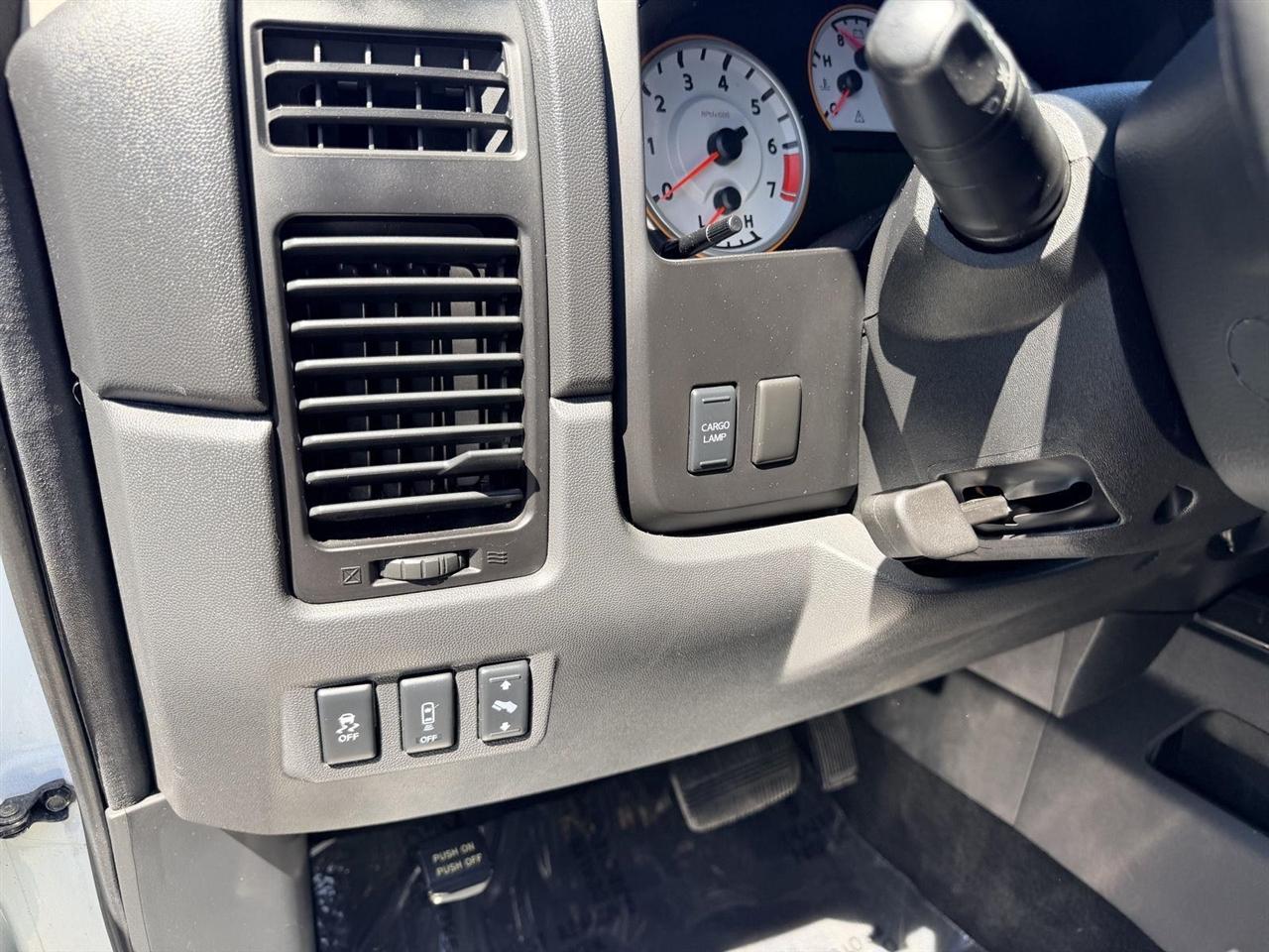 Nissan Titan  2014