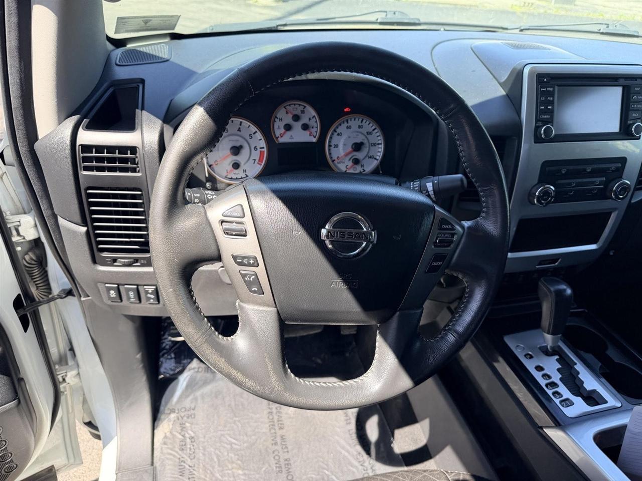 Nissan Titan  2014