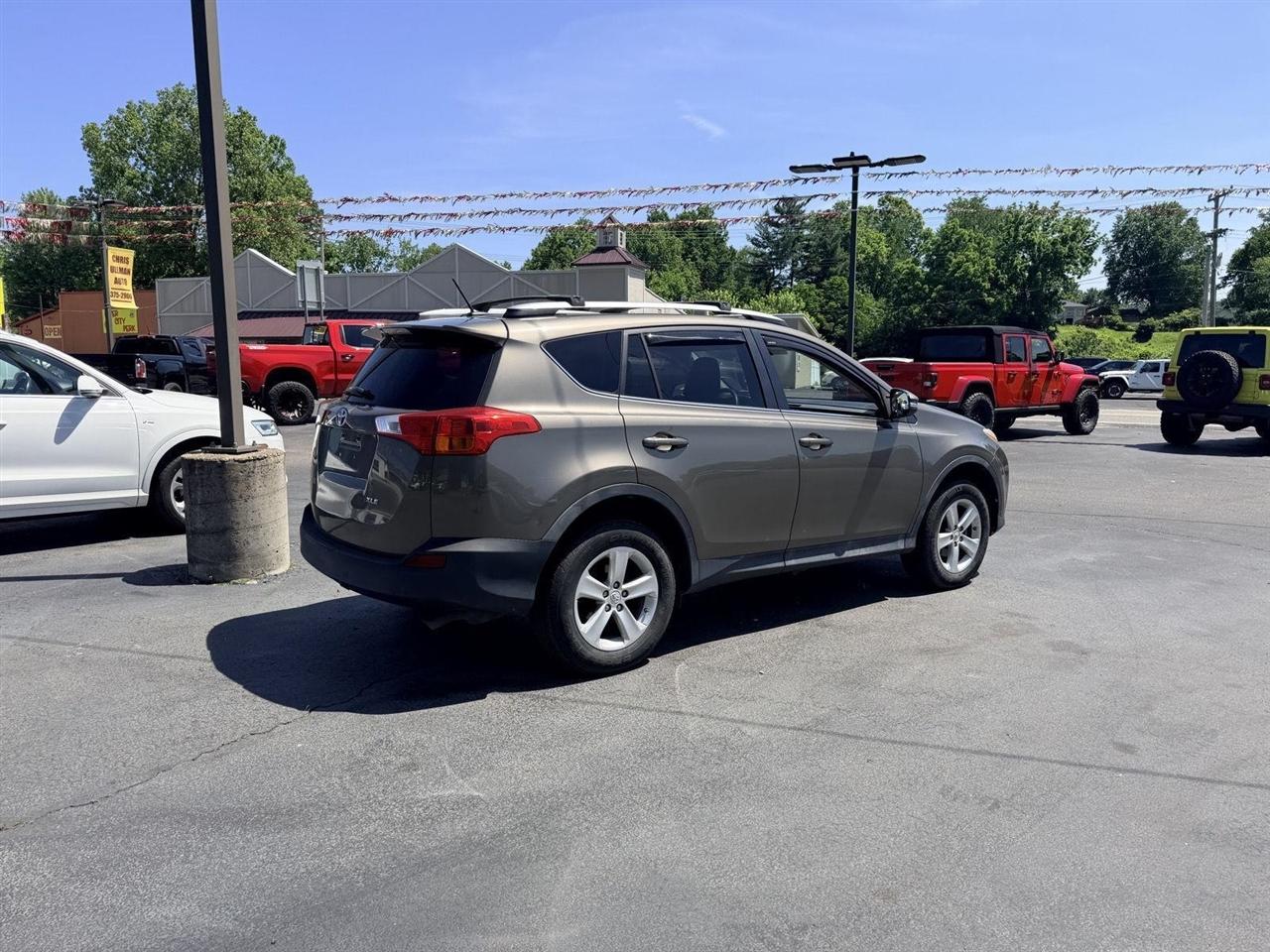 Toyota RAV4  2014