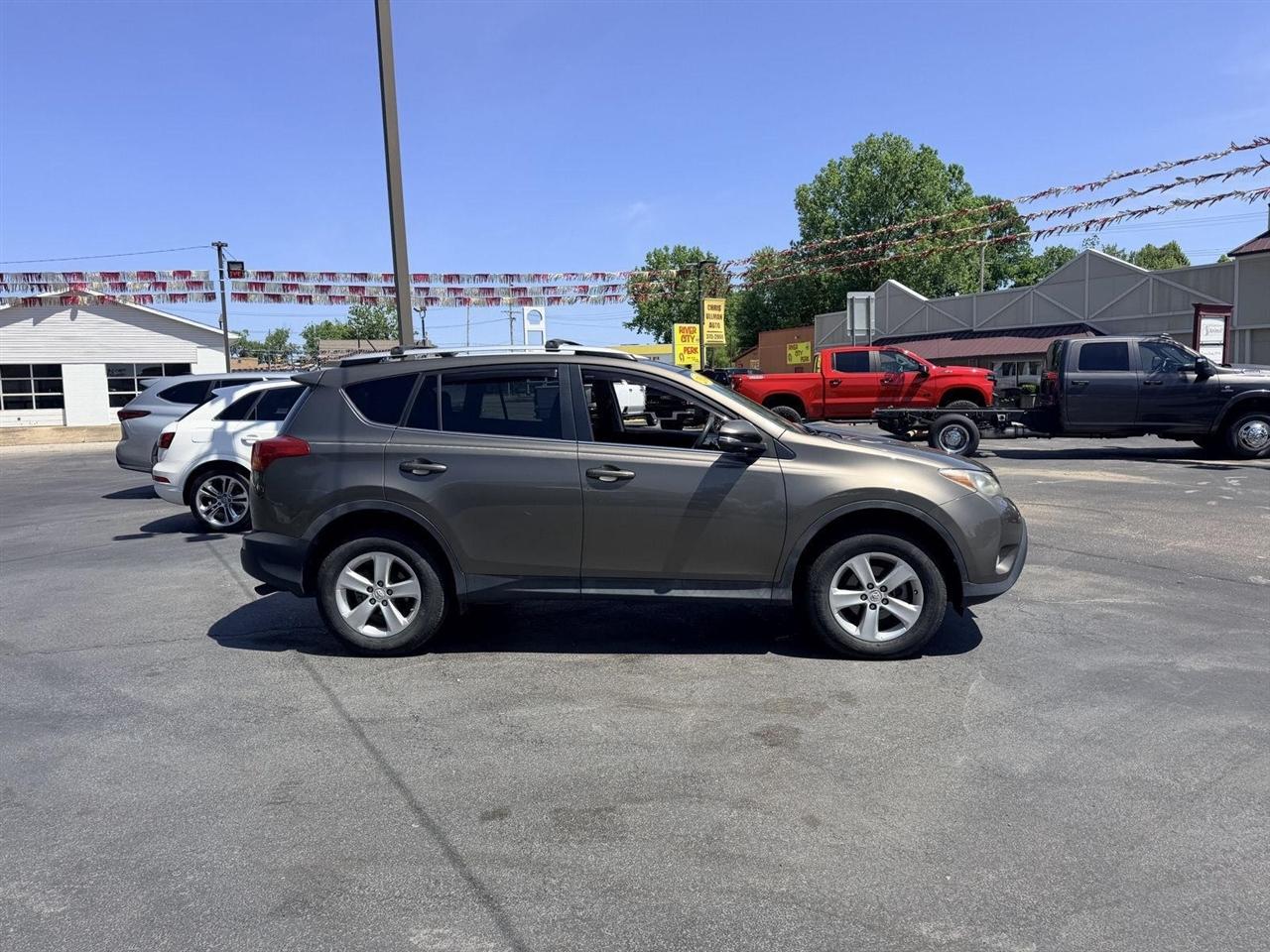 Toyota RAV4  2014