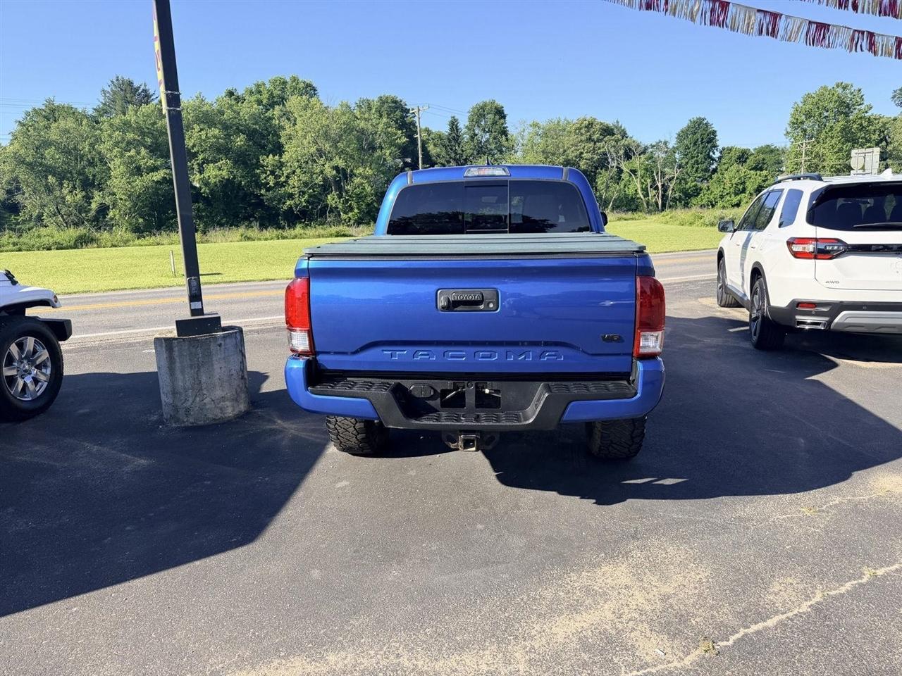 Toyota Tacoma  2017