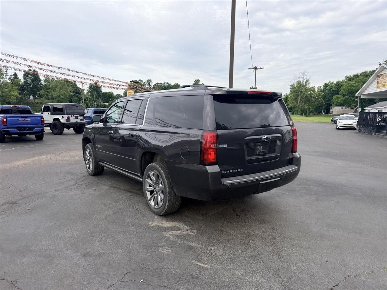 Chevrolet Suburban  2016