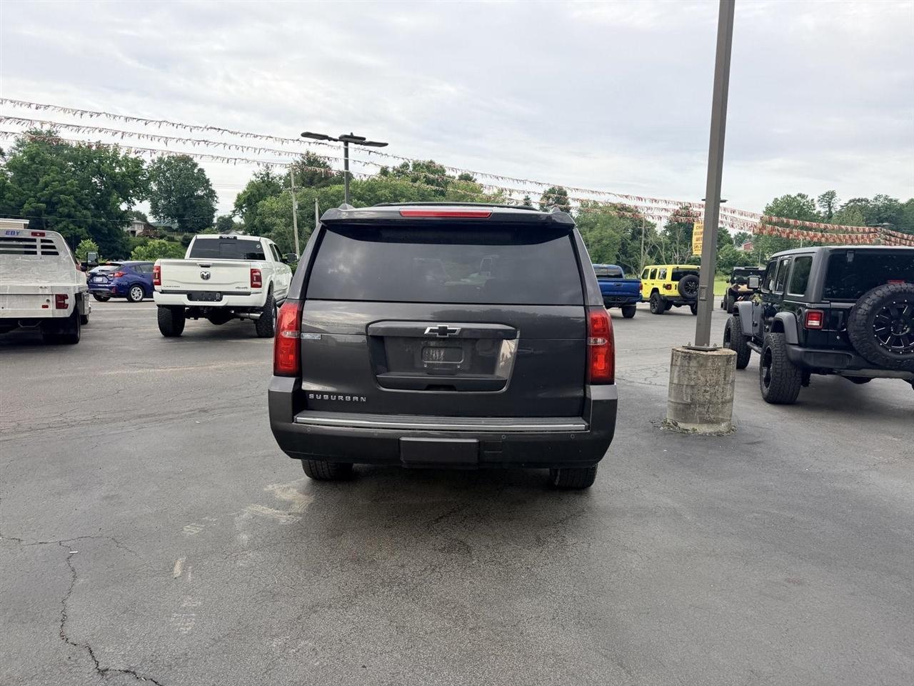 Chevrolet Suburban  2016