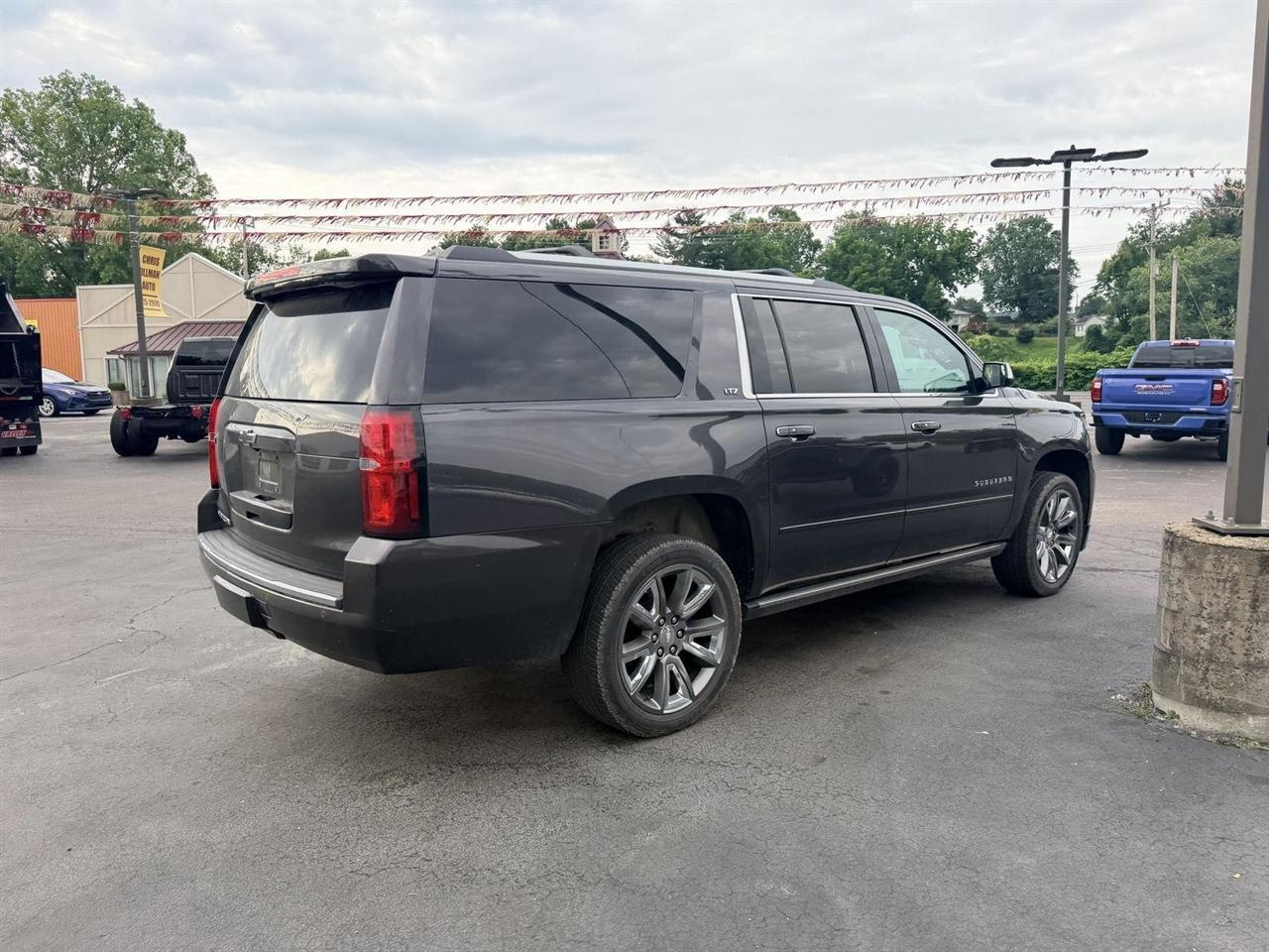 Chevrolet Suburban  2016