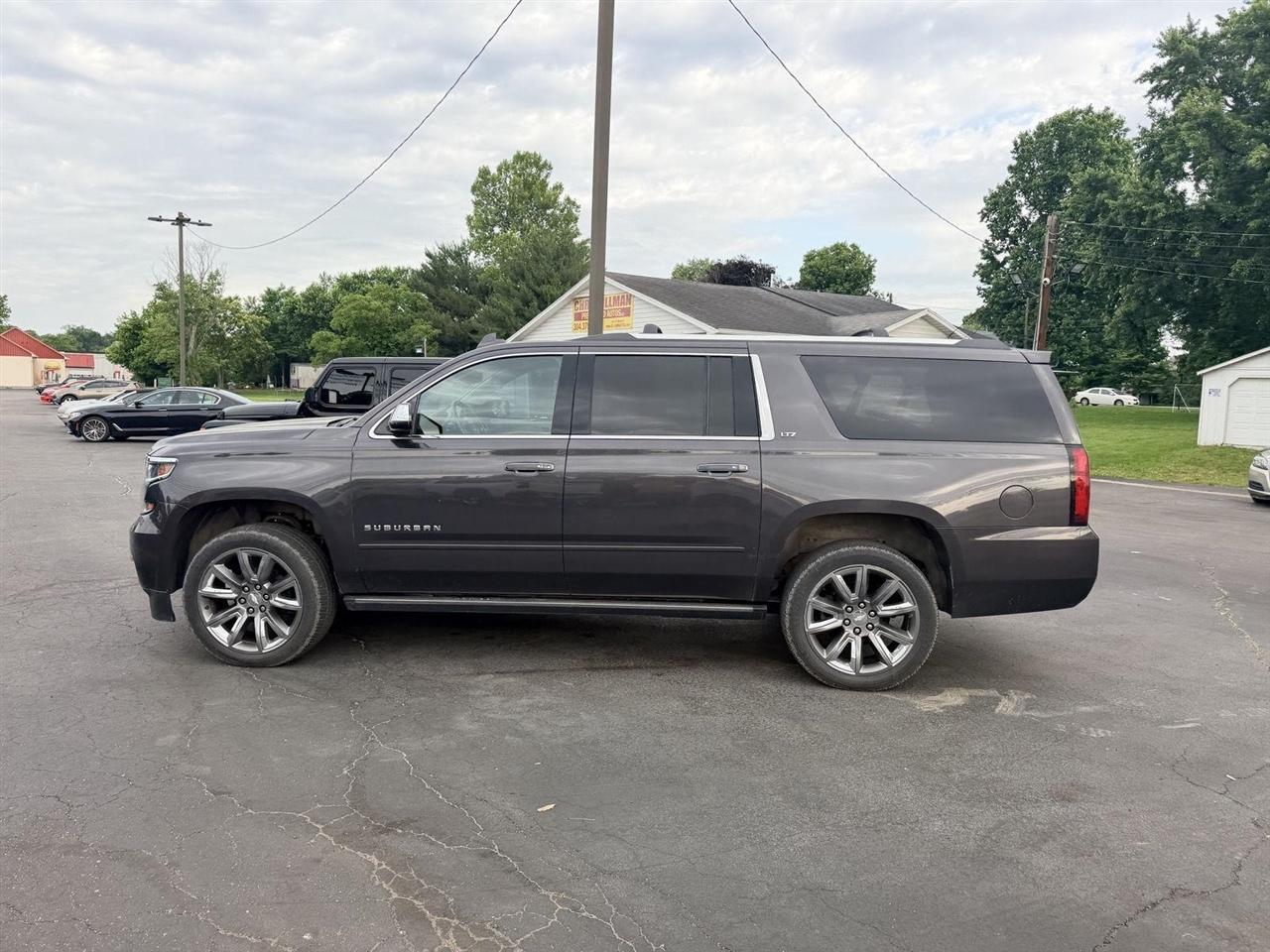 Chevrolet Suburban  2016