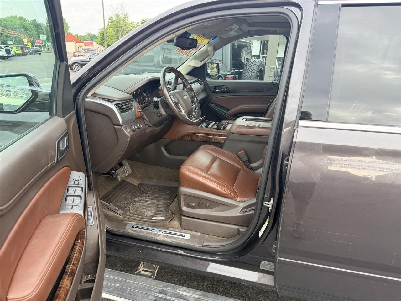Chevrolet Suburban  2016