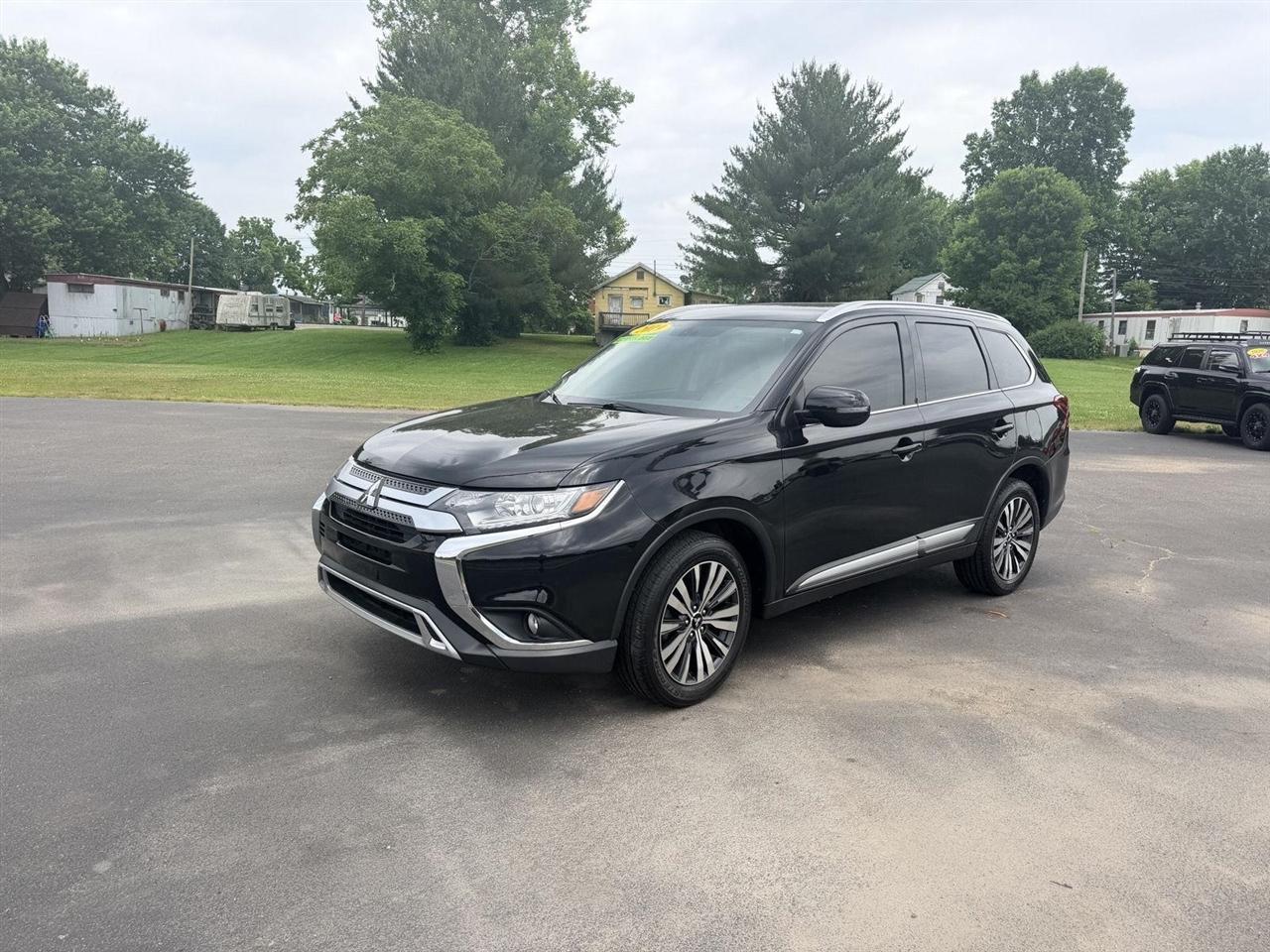 Mitsubishi Outlander  2019