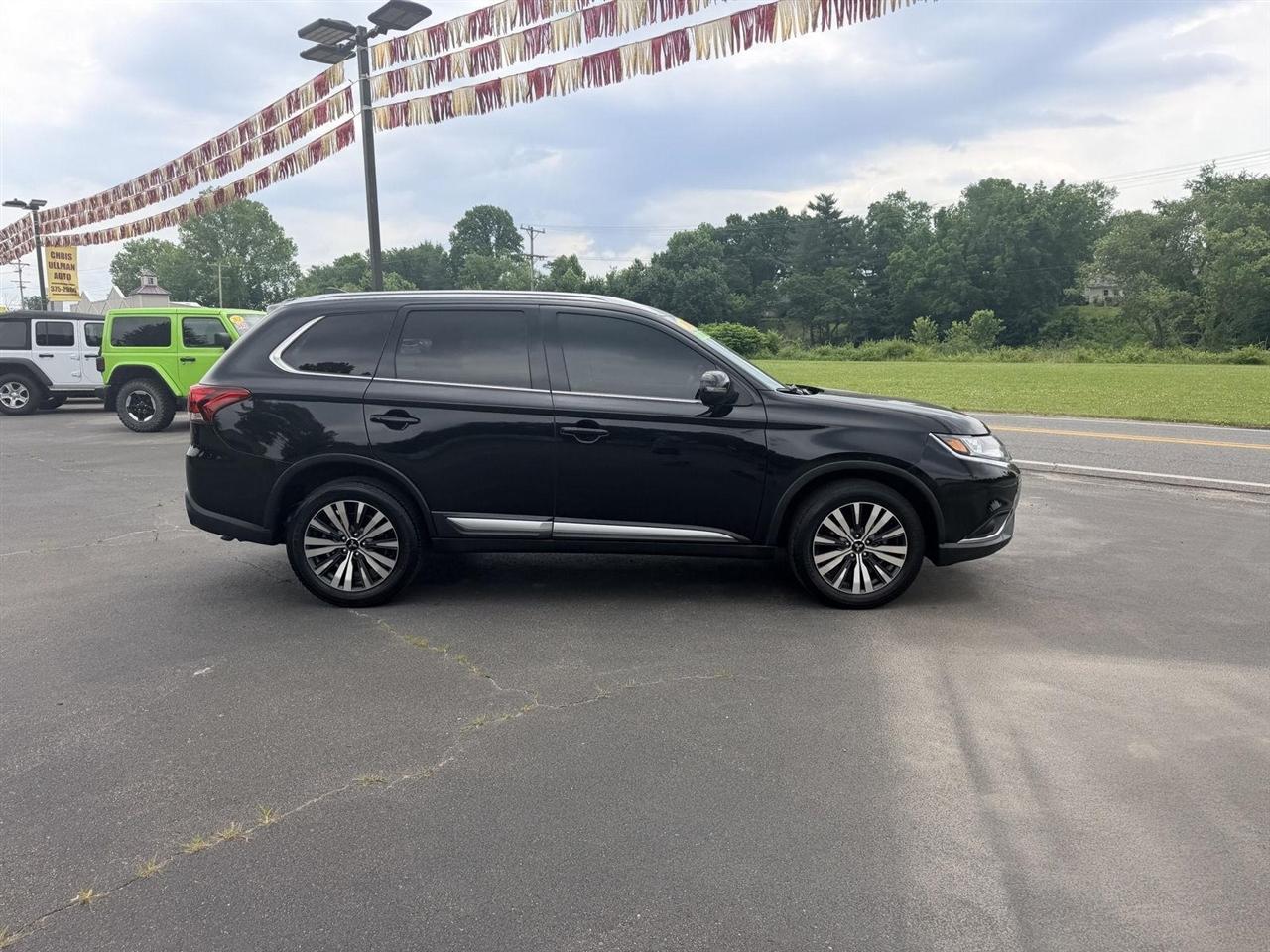 Mitsubishi Outlander  2019