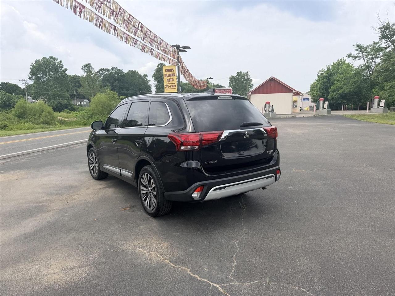 Mitsubishi Outlander  2019