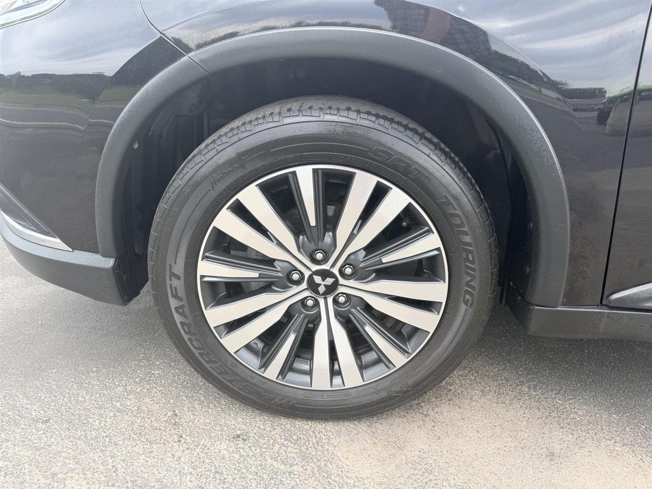 Mitsubishi Outlander  2019