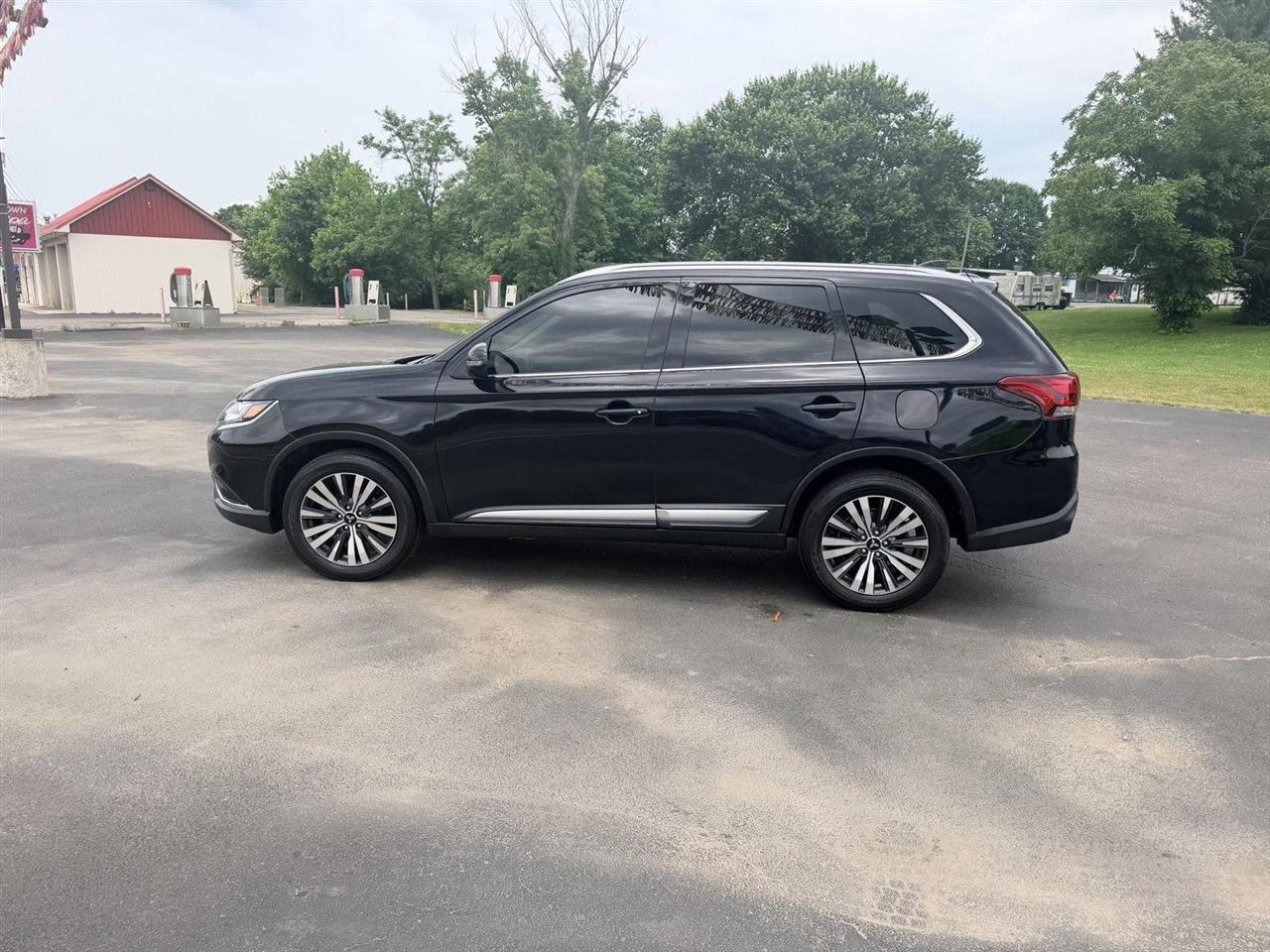 Mitsubishi Outlander  2019
