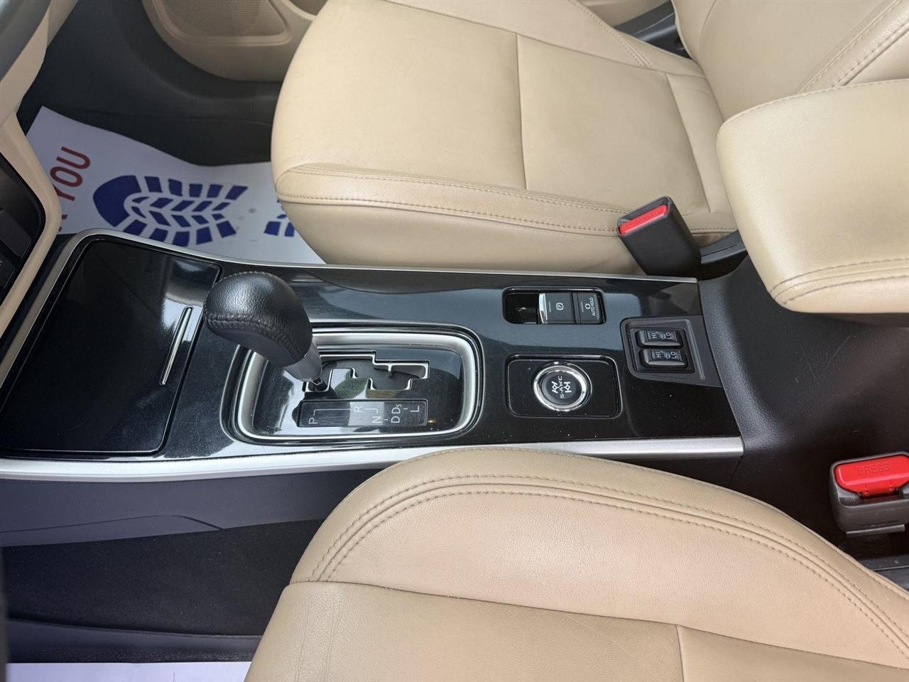 Mitsubishi Outlander  2019