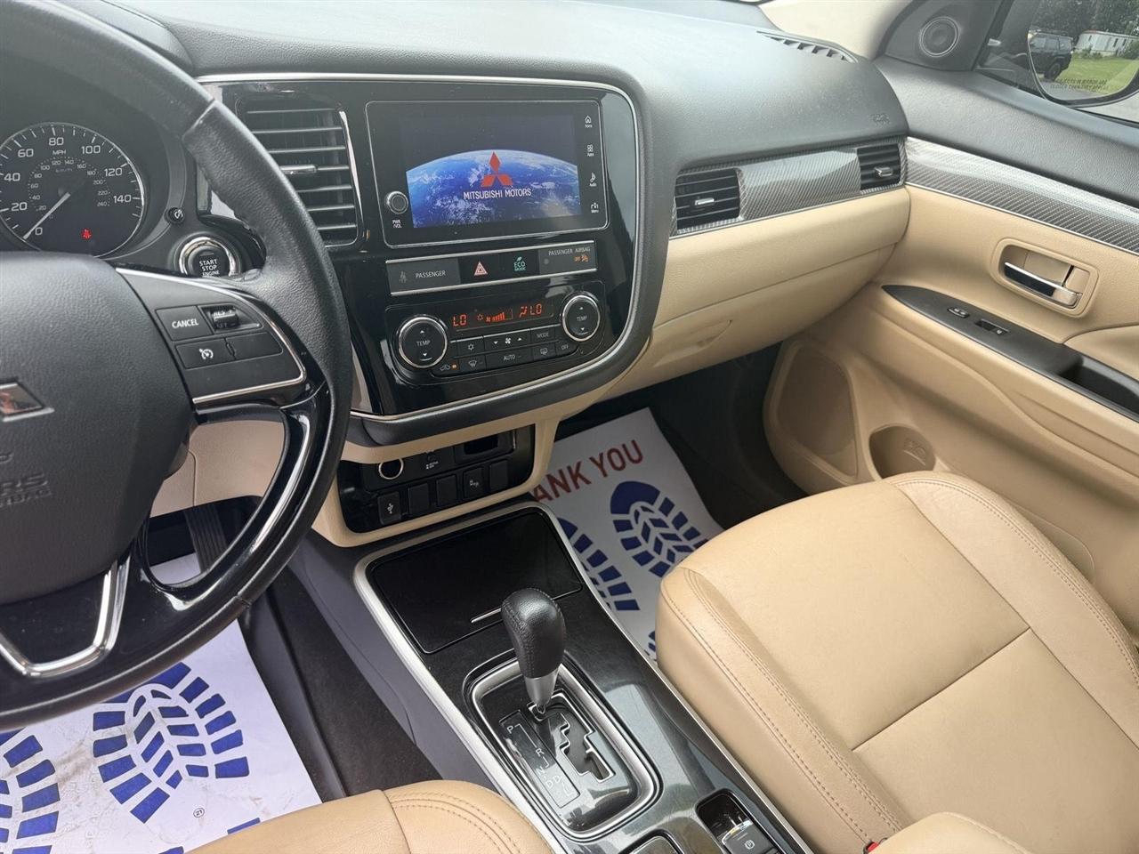 Mitsubishi Outlander  2019