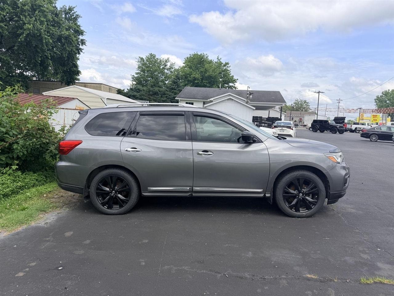 Nissan Pathfinder  2017