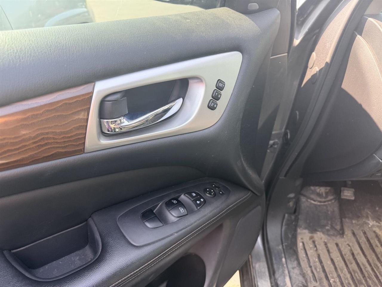 Nissan Pathfinder  2017