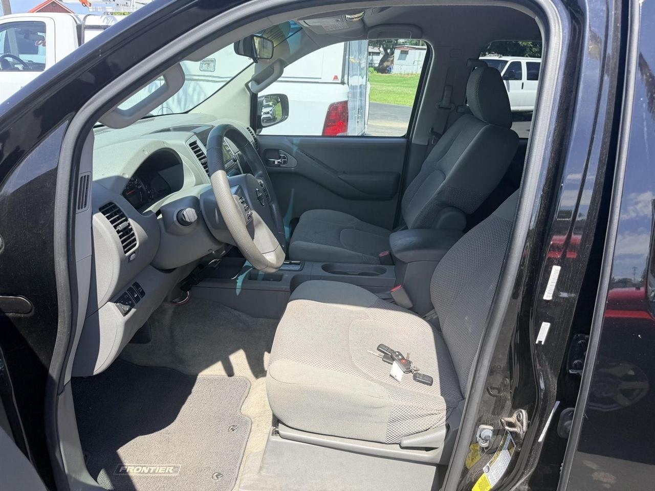 Nissan Frontier  2014