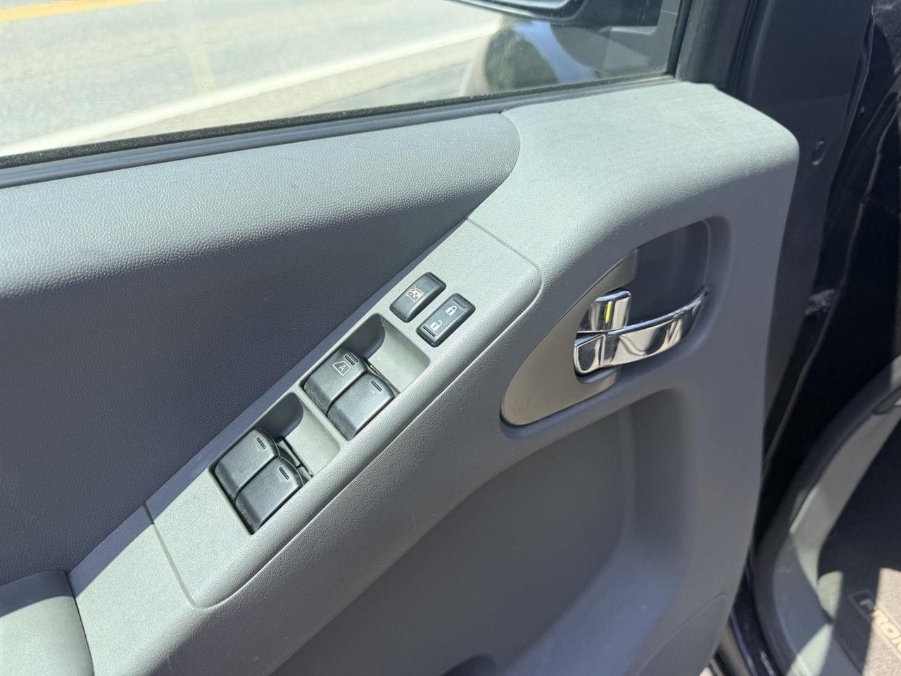 Nissan Frontier  2014