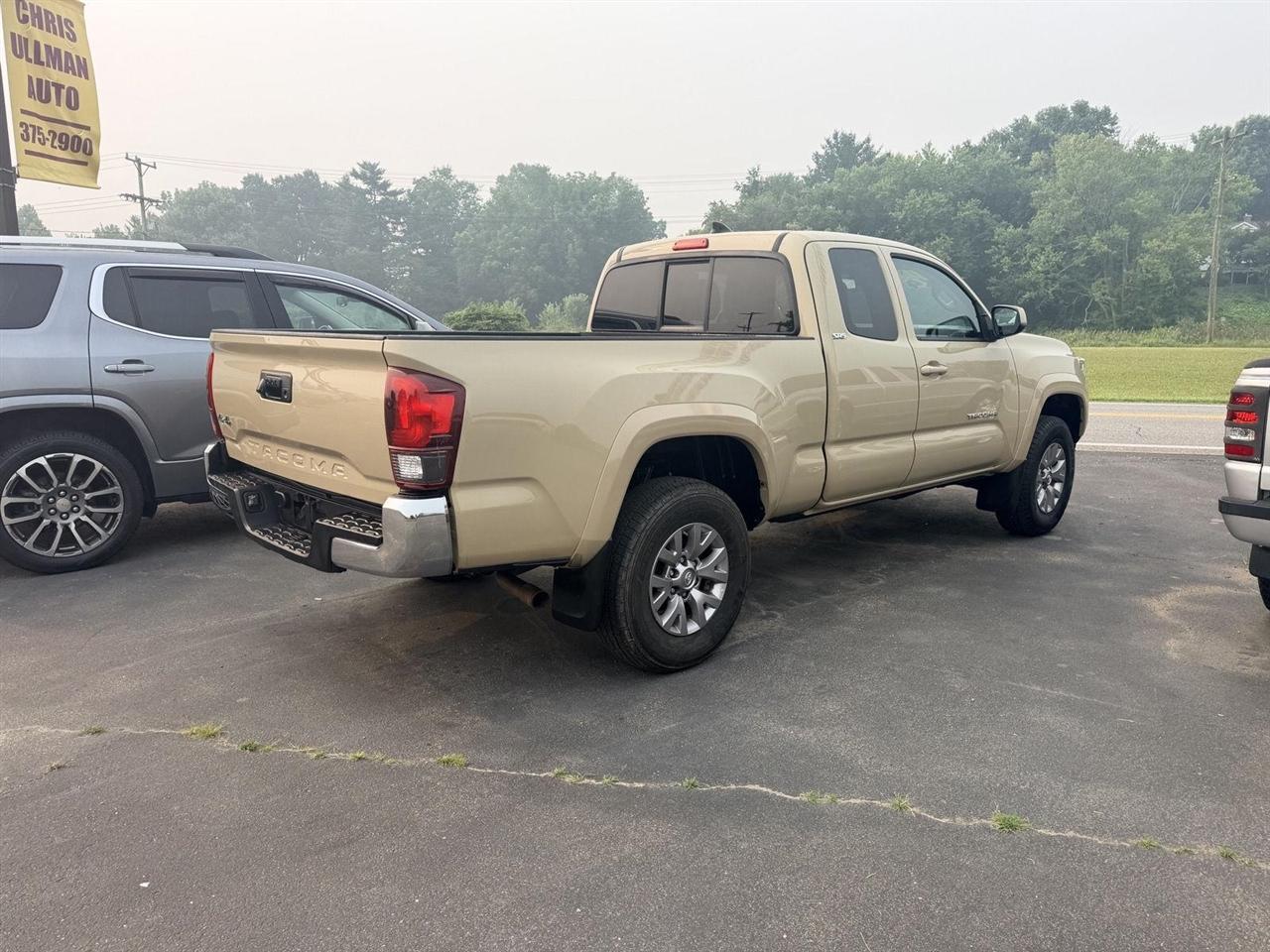 Toyota Tacoma  2018