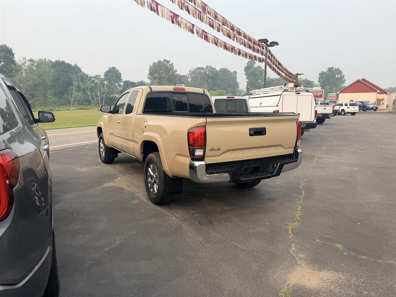 Toyota Tacoma  2018