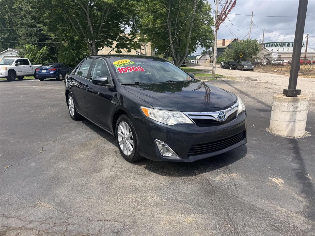 Toyota Camry Hybrid  2014