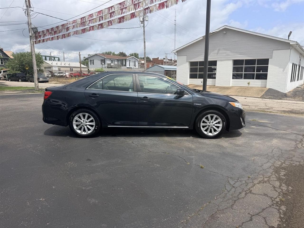 Toyota Camry Hybrid  2014