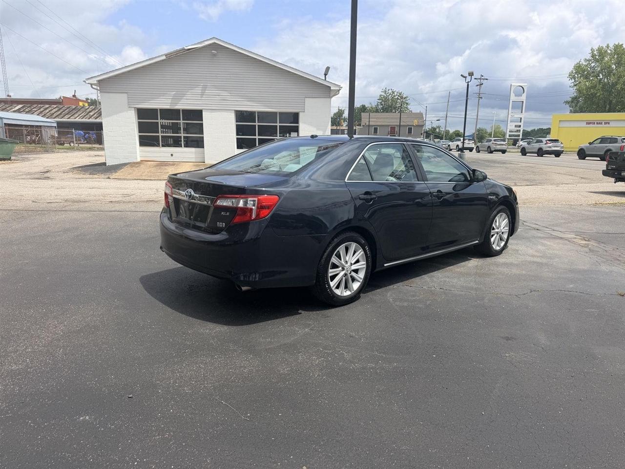 Toyota Camry Hybrid  2014