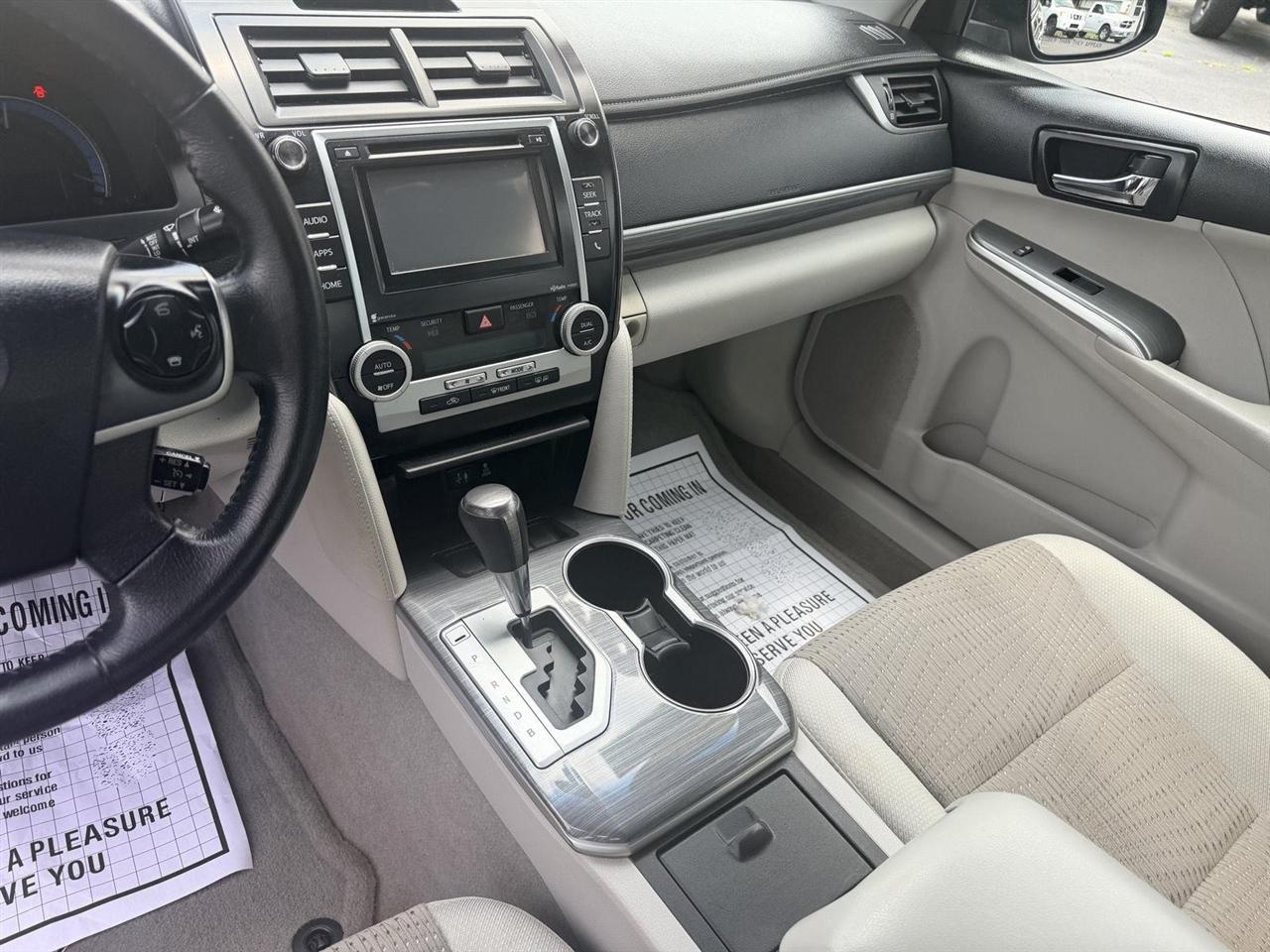 Toyota Camry Hybrid  2014