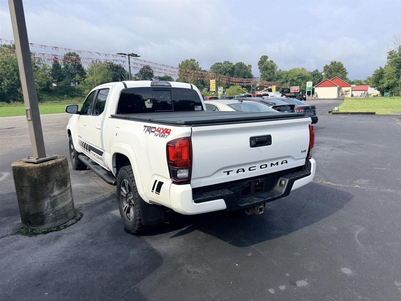 Toyota Tacoma  2018