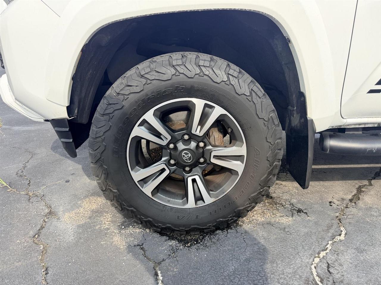 Toyota Tacoma  2018