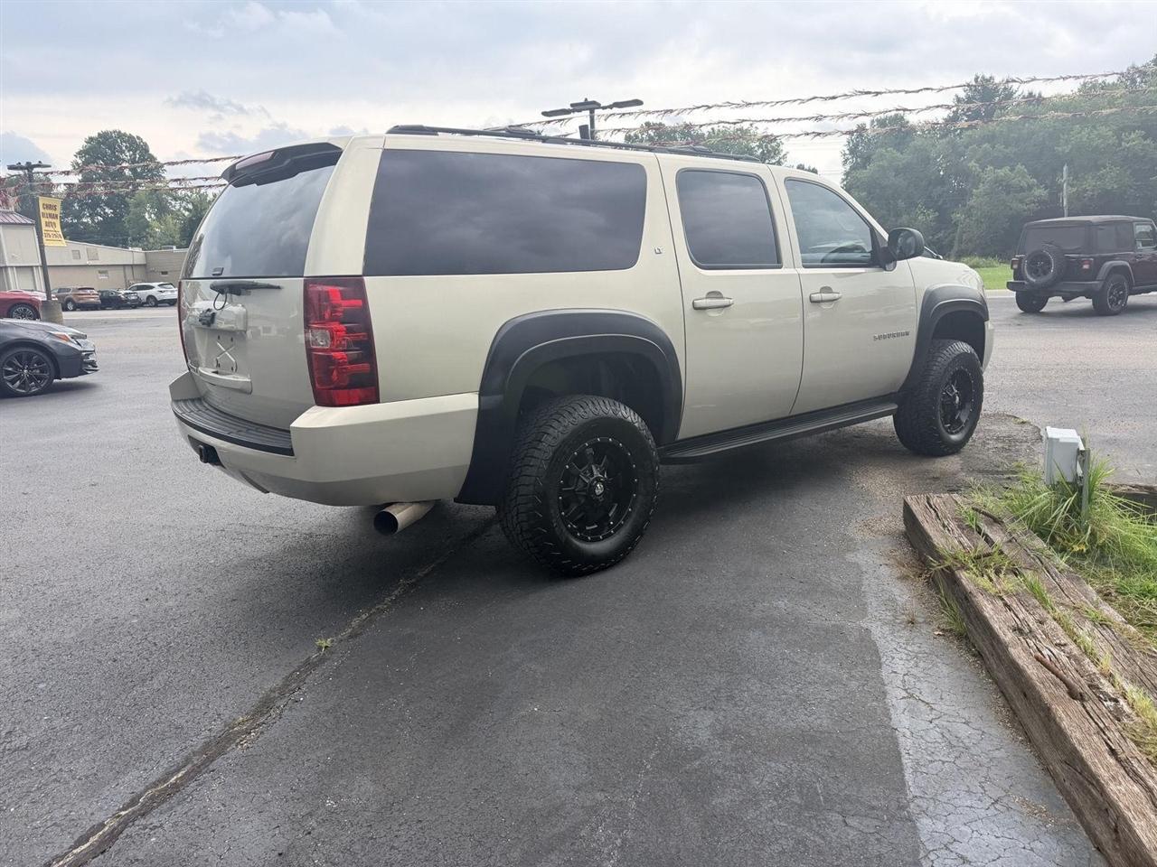 Chevrolet Suburban  2009
