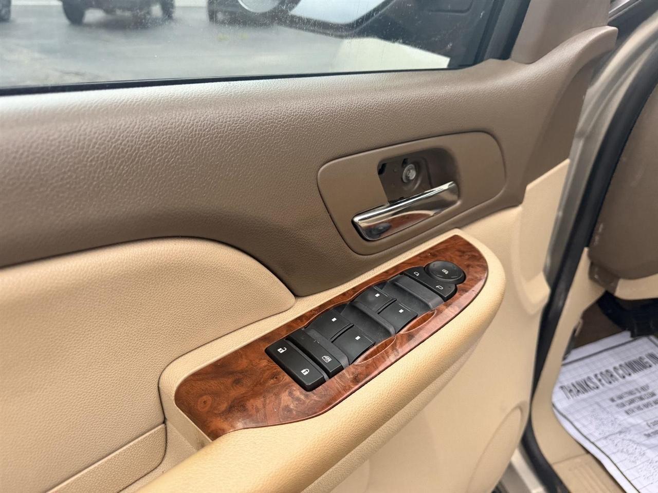 Chevrolet Suburban  2009