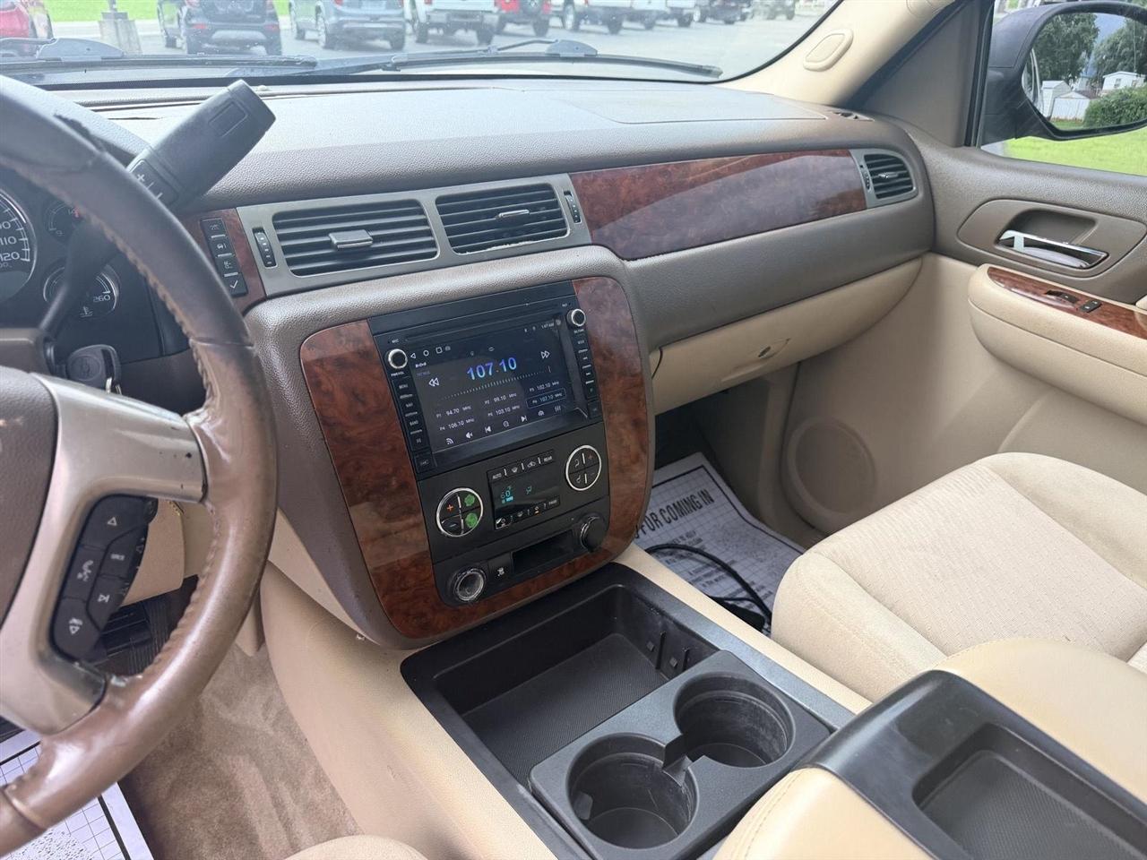 Chevrolet Suburban  2009
