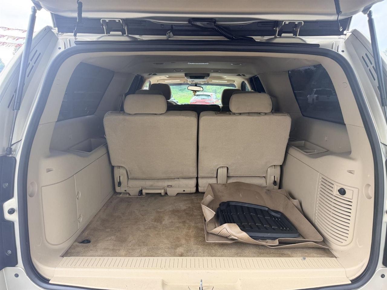 Chevrolet Suburban  2009