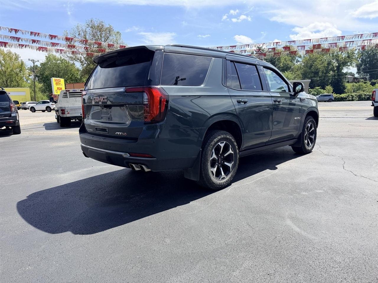 GMC Yukon  2025