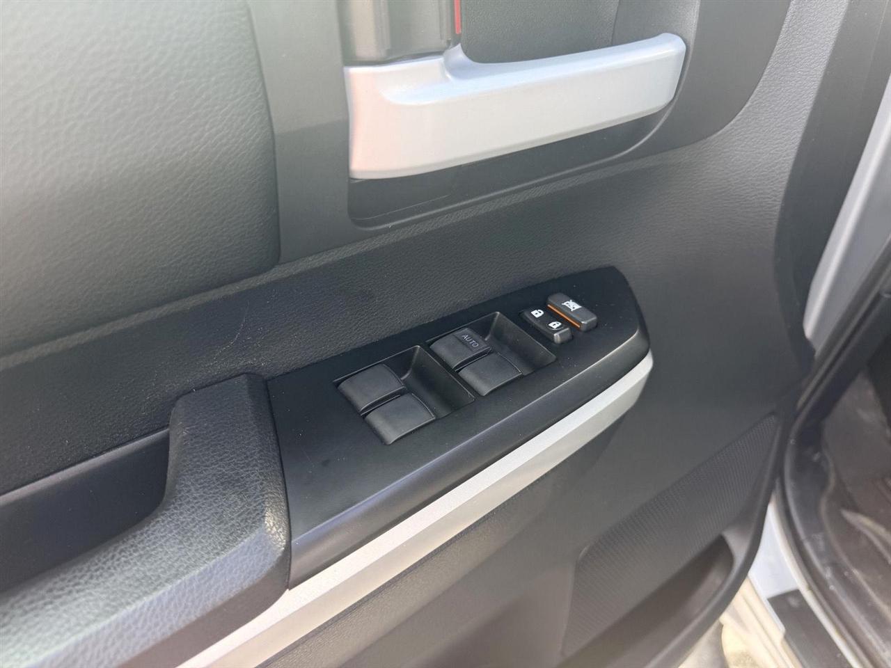 Toyota Tundra  2015